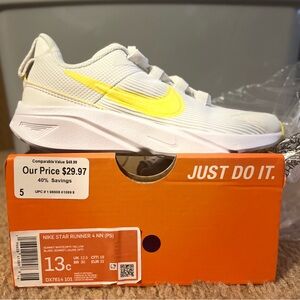 NIB Nike youth girls Star Runner 4NN gym shoes sz. 13c , white and yellow.